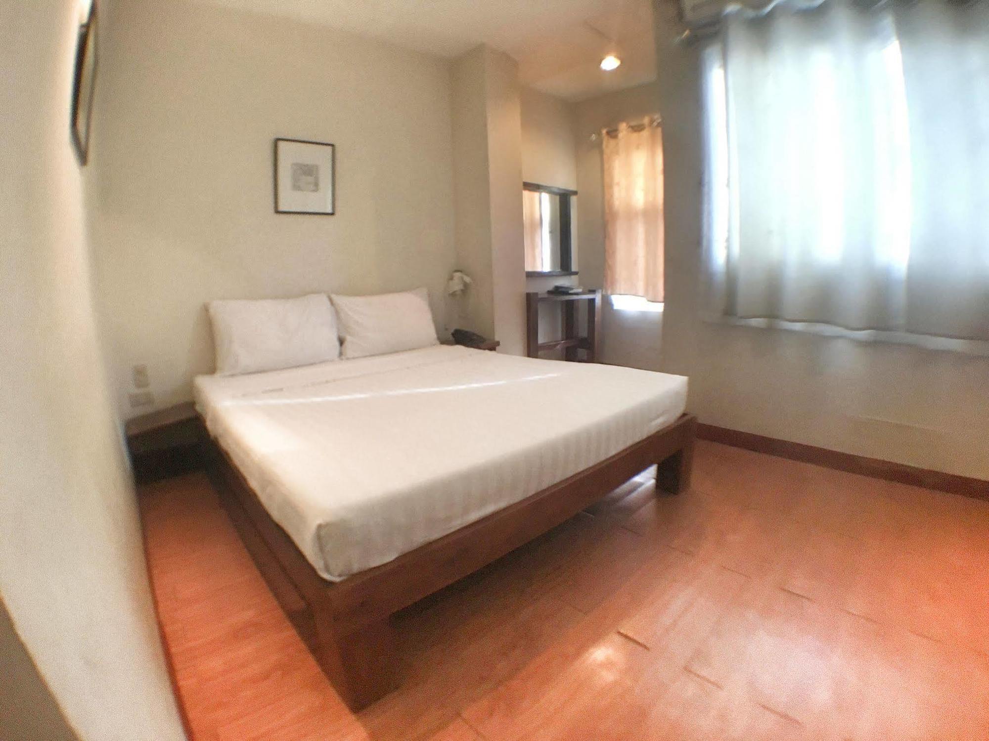 Ilocos Rosewell Hotel Exterior foto